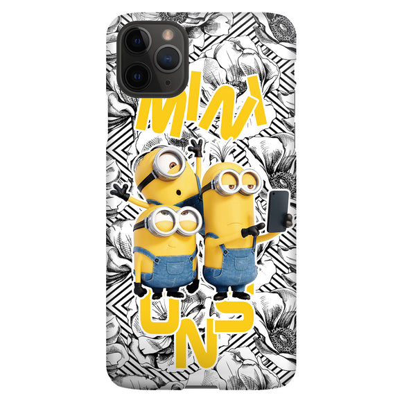 com0031-iphone-11-pro-max-minions lerts take selfie