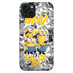 com0031-iphone-15-plus-minions-lerts-take-selfie