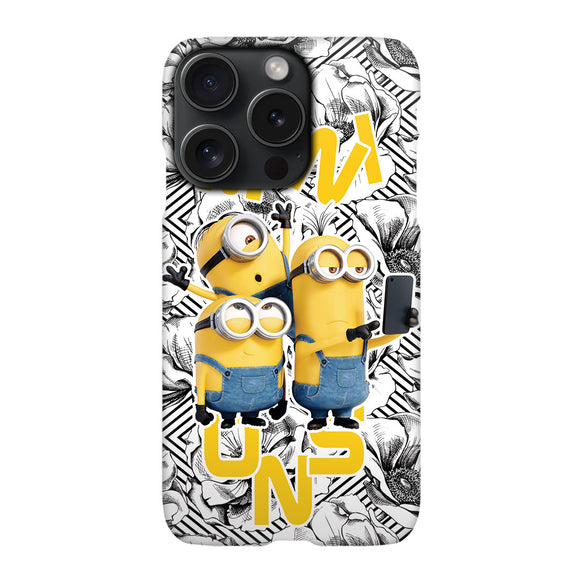 com0031-iphone-15-pro-minions-lerts-take-selfie